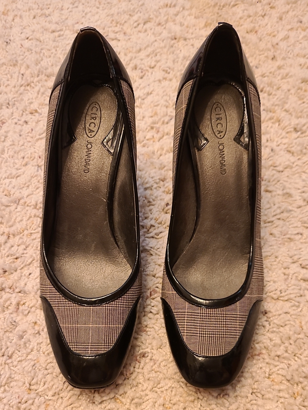 Joan & David Black Patent and Grey Plaid Cap-Toe Pumps Size 8 1/2